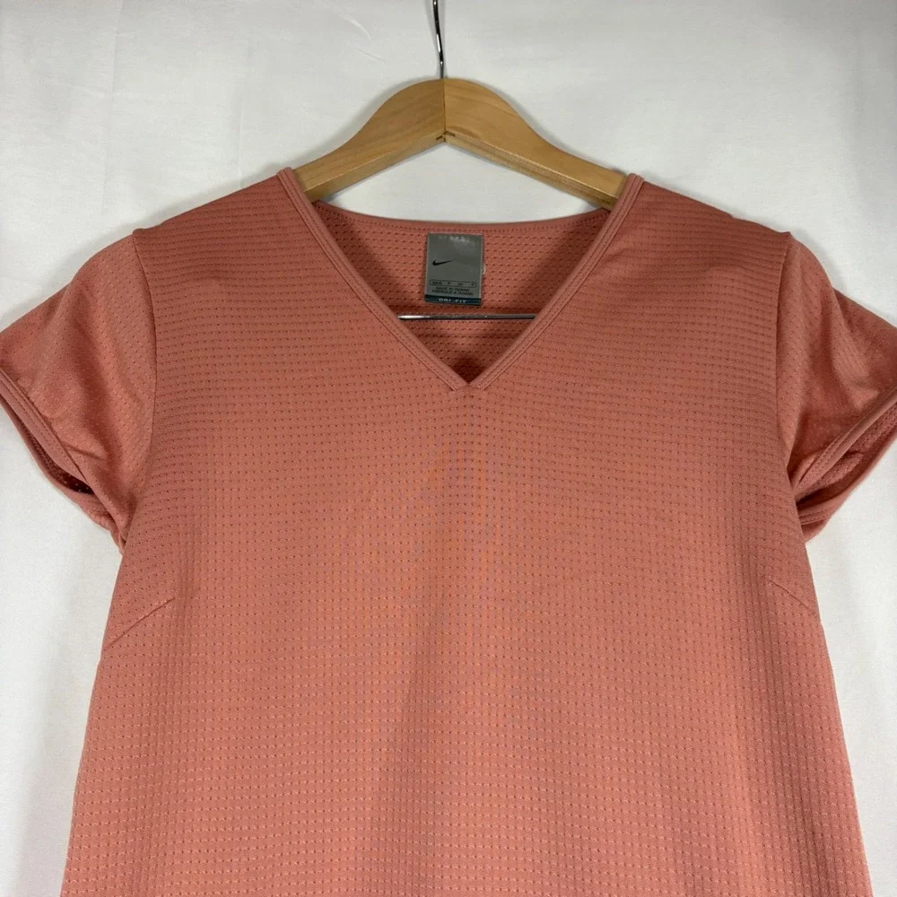 Nike Dri-FIT Womens V-Neck Short‎ Sleeve Training Shirt Coral Pink Small F1 RSI